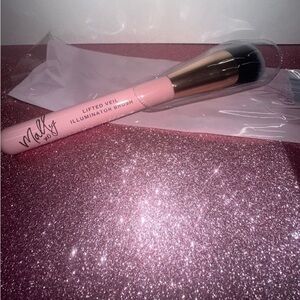Mally Beauty NWT Illuminator Brush
